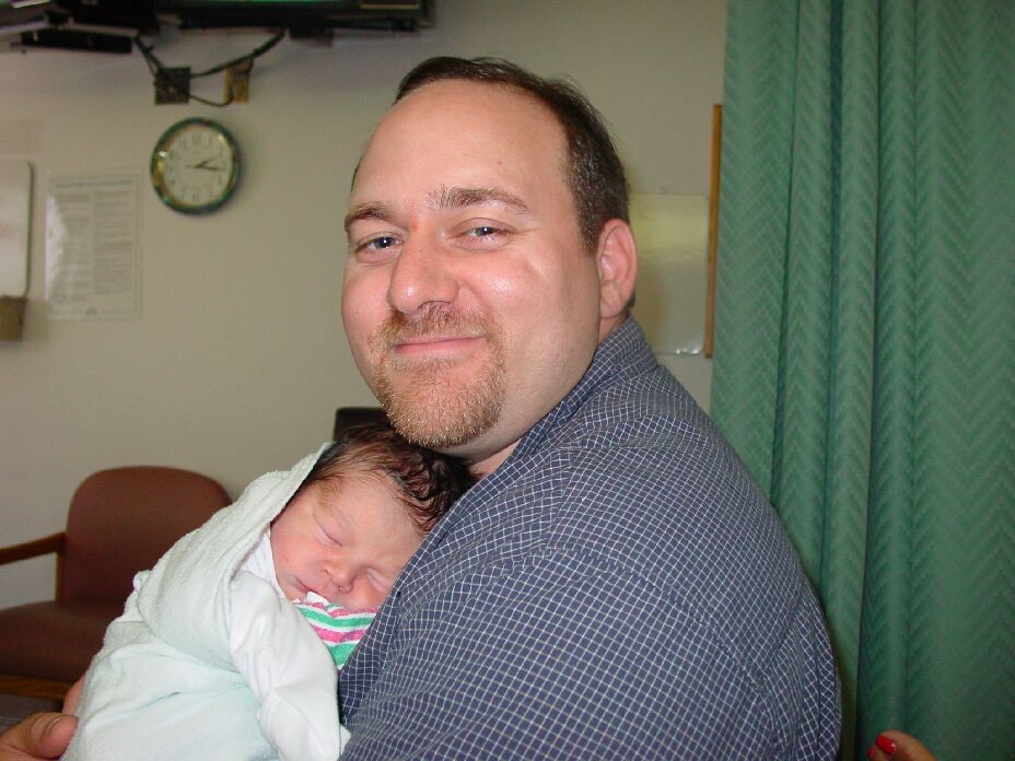 08012001-ProudPapa.jpg 99.9K
