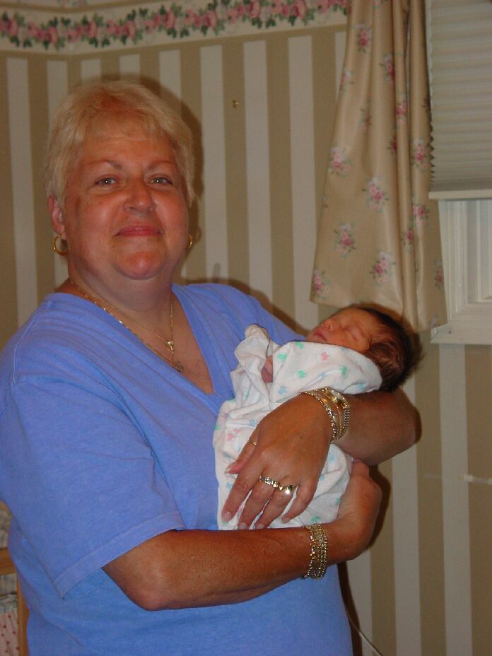 08022001-GrannieC.jpg 71.2K